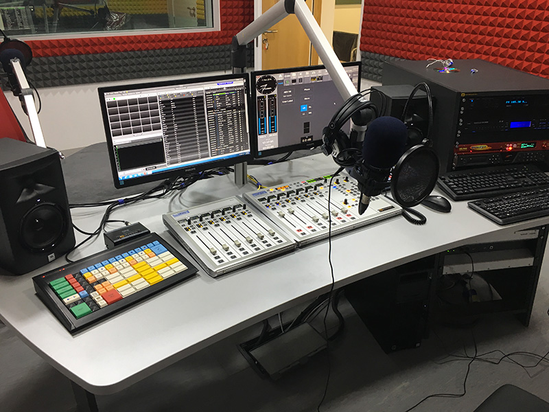 Existe envío Autónomo Equipo para Estación de Radio-TEKO Broadcast